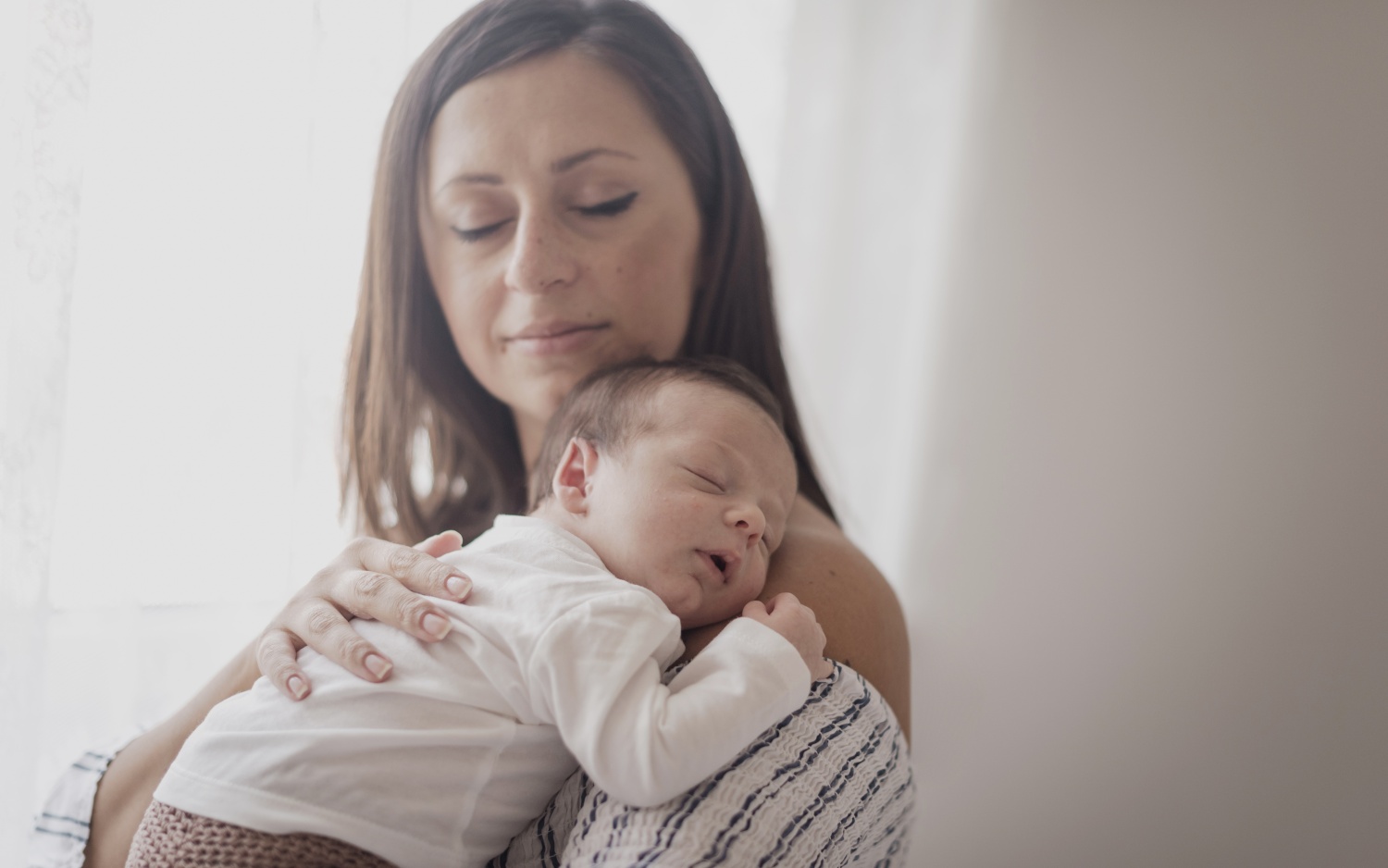De ce se trezeste atat de des in timpul noptii?