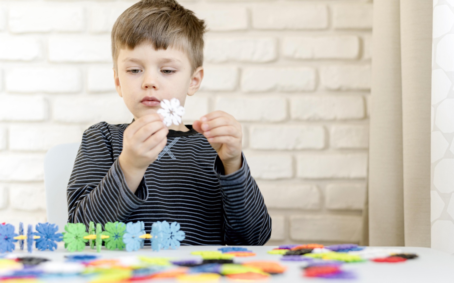 Cum simte copilul cu autism?