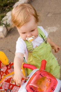 Baby cu jucarii 200x3002